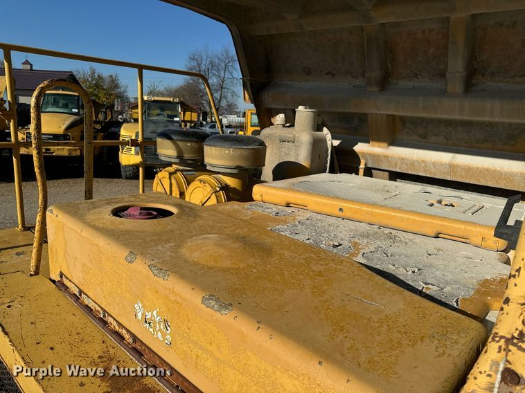 image for item DW2421 1986 Caterpillar 769C haul truck