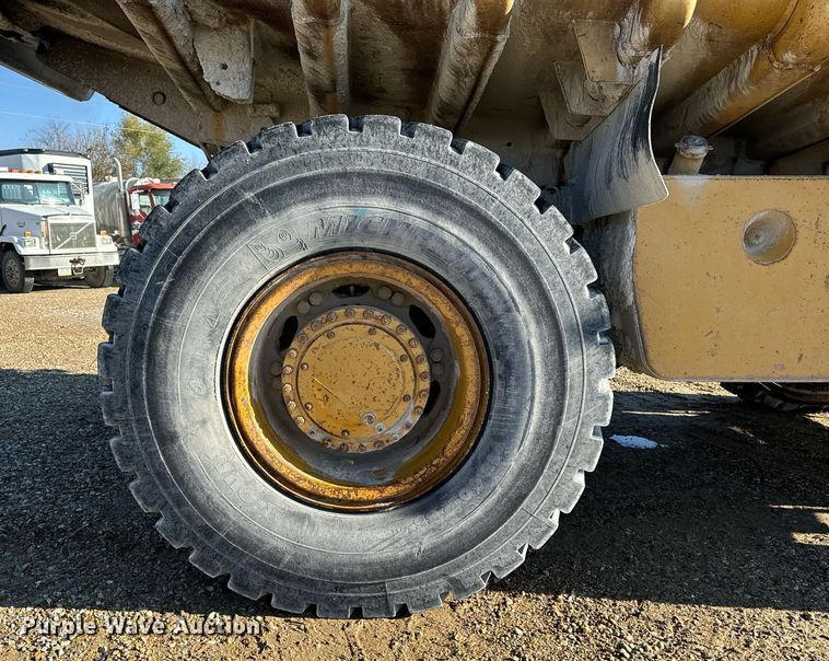 image for item DW2421 1986 Caterpillar 769C haul truck