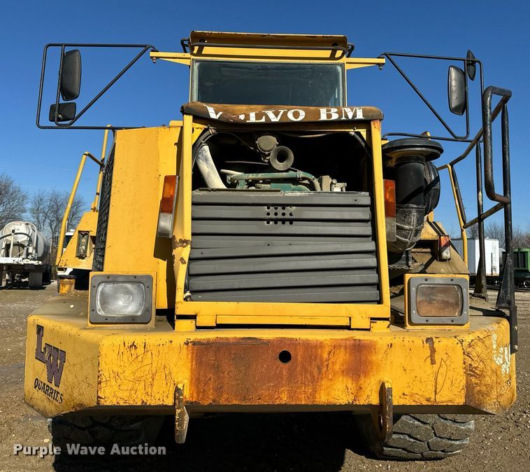image for item DW2422 2000 Volvo A40 haul truck