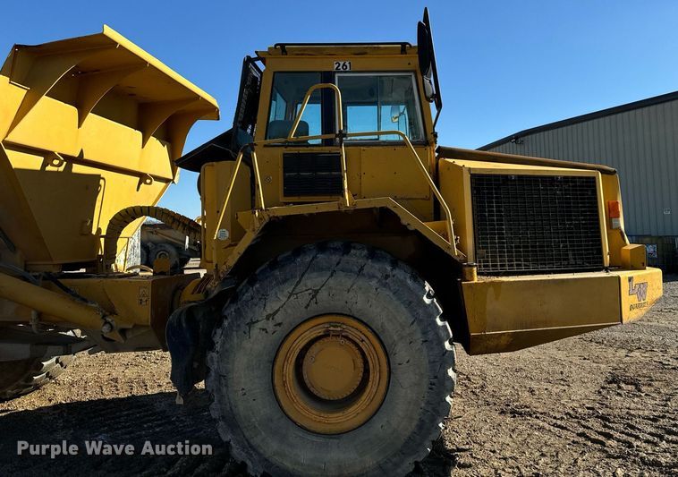 image for item DW2422 2000 Volvo A40 haul truck