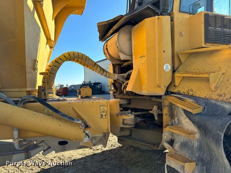 image for item DW2422 2000 Volvo A40 haul truck