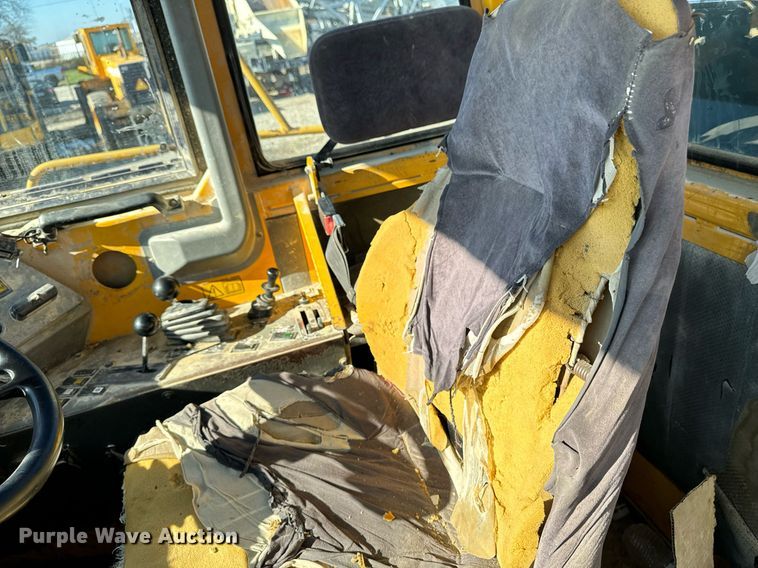 image for item DW2422 2000 Volvo A40 haul truck