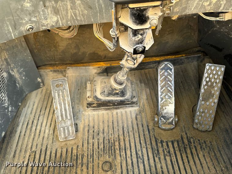 image for item DW2422 2000 Volvo A40 haul truck