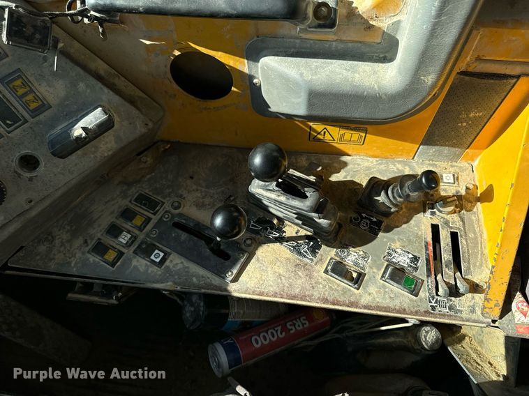 image for item DW2422 2000 Volvo A40 haul truck