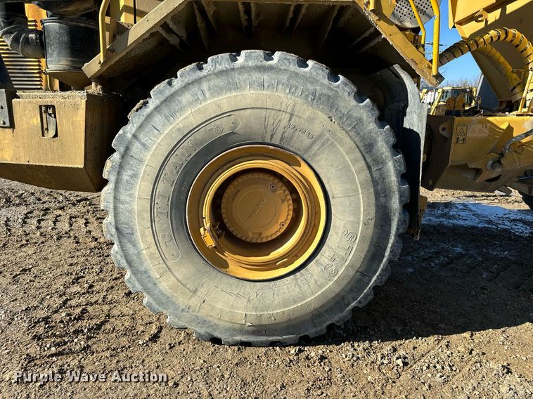 image for item DW2422 2000 Volvo A40 haul truck