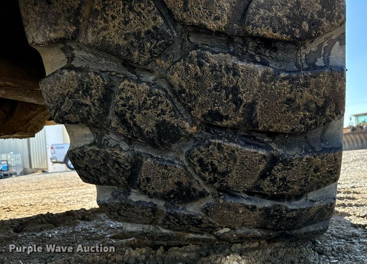 image for item DW2422 2000 Volvo A40 haul truck