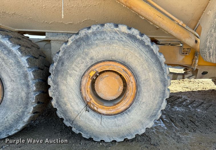 image for item DW2422 2000 Volvo A40 haul truck