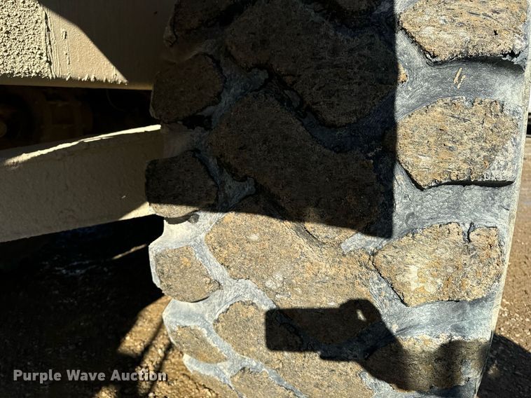 image for item DW2422 2000 Volvo A40 haul truck