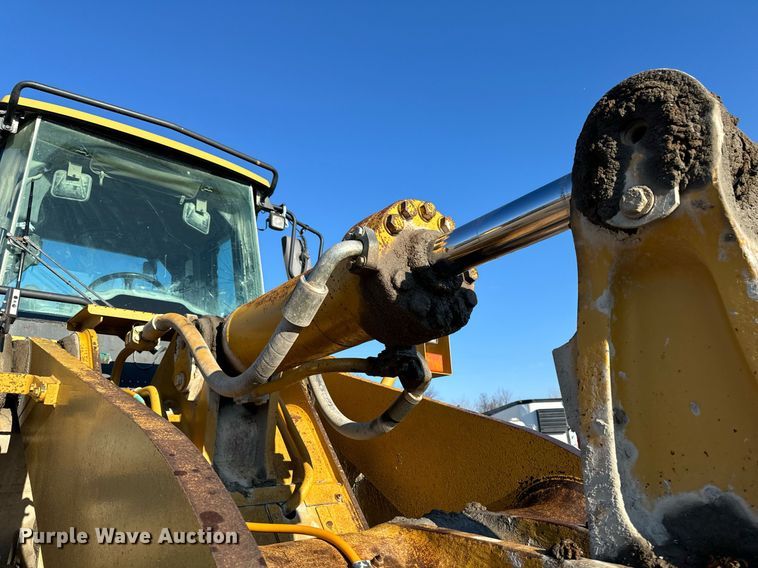 image for item DW2423 2006 Caterpillar 972H wheel loader