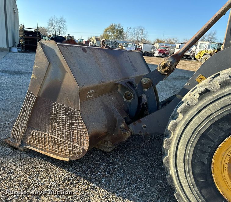 image for item DW2427 2000 Volvo L120C wheel loader