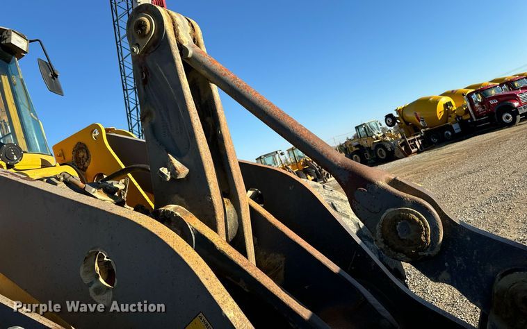 image for item DW2427 2000 Volvo L120C wheel loader