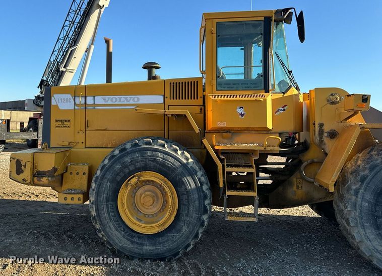 image for item DW2427 2000 Volvo L120C wheel loader
