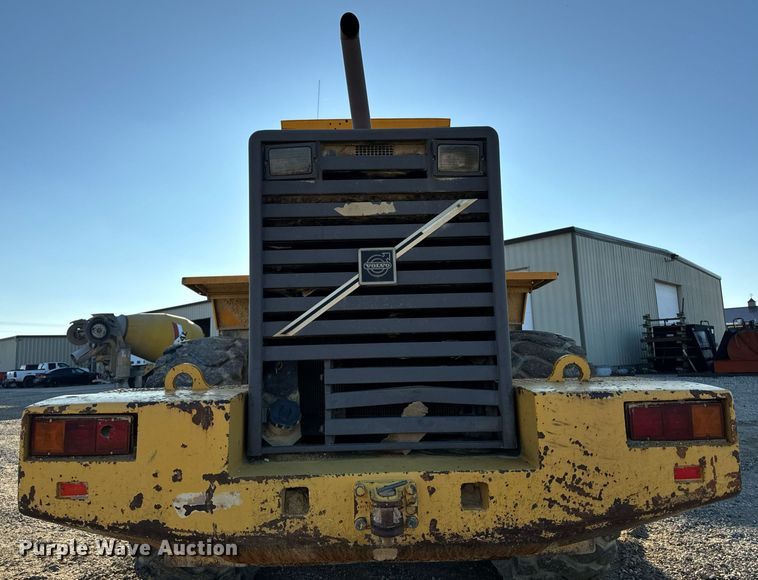 image for item DW2427 2000 Volvo L120C wheel loader