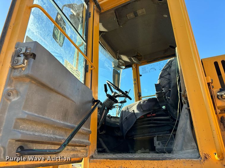 image for item DW2427 2000 Volvo L120C wheel loader