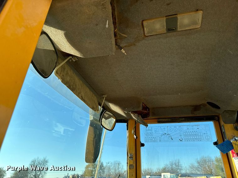 image for item DW2427 2000 Volvo L120C wheel loader