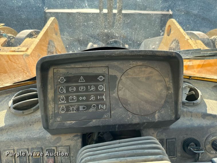 image for item DW2427 2000 Volvo L120C wheel loader