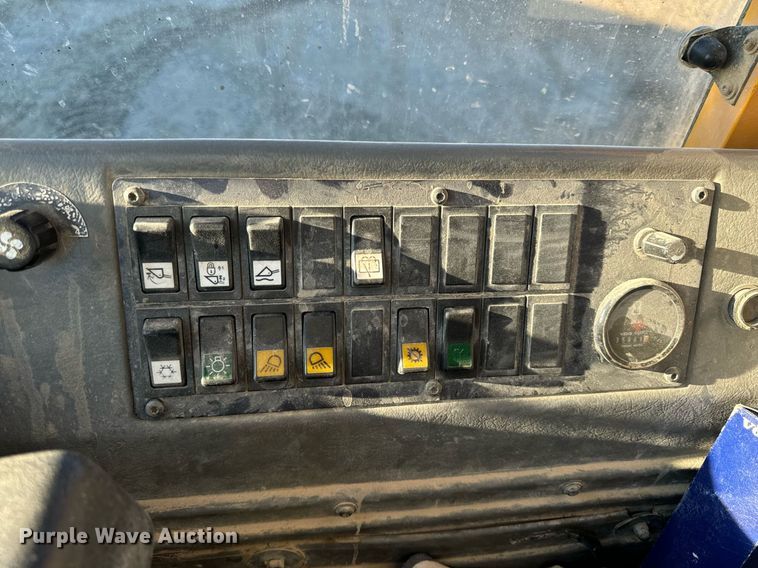 image for item DW2427 2000 Volvo L120C wheel loader