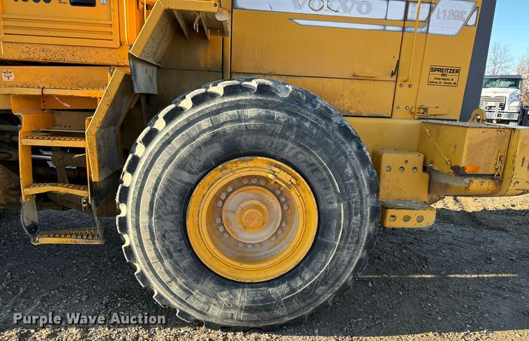 image for item DW2427 2000 Volvo L120C wheel loader