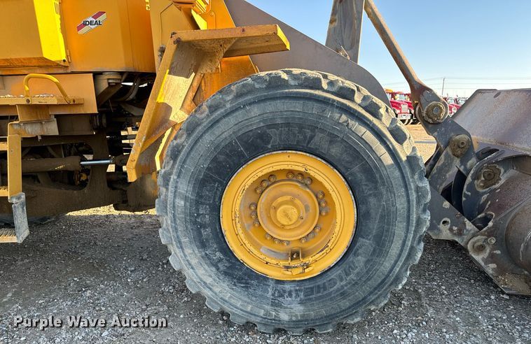 image for item DW2427 2000 Volvo L120C wheel loader