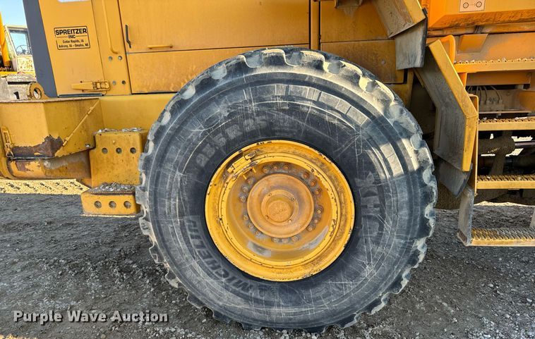 image for item DW2427 2000 Volvo L120C wheel loader