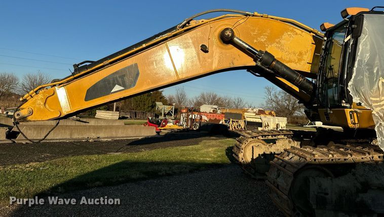 image for item DW2428 2008 Caterpillar 365C L excavator