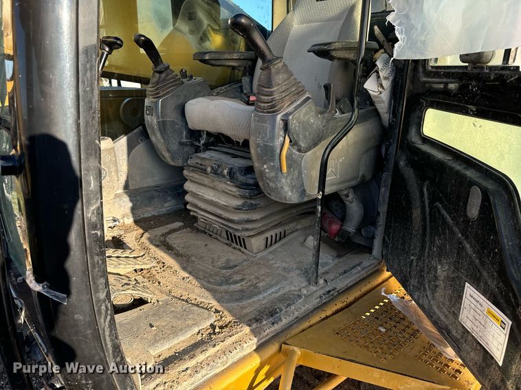 image for item DW2428 2008 Caterpillar 365C L excavator