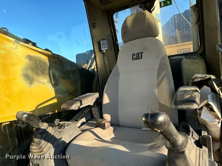 image for item DW2428 2008 Caterpillar 365C L excavator