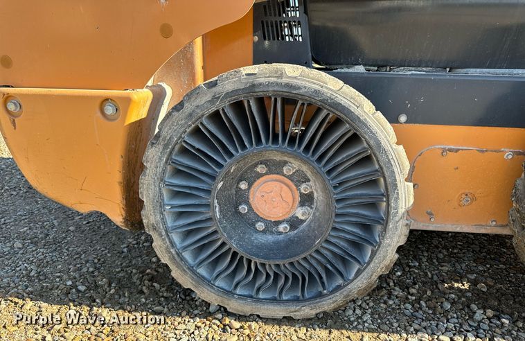 image for item DW2430 2011 Case SR175 skid steer loader