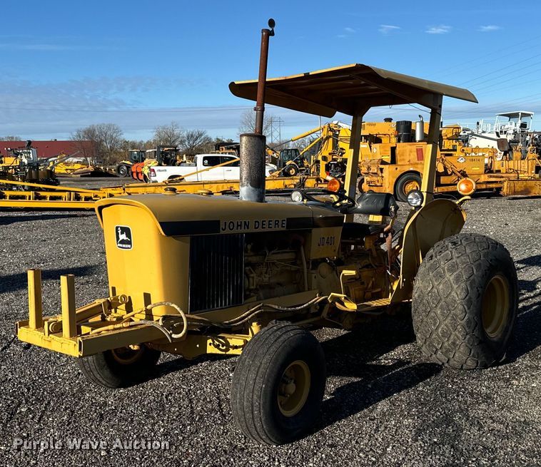 image for item DW2431 1971 John Deere 401 tractor