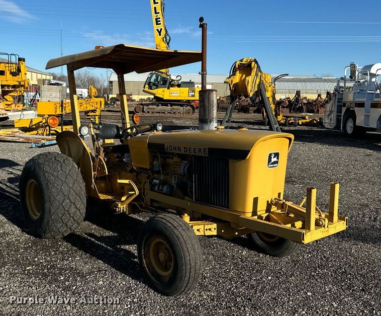 image for item DW2431 1971 John Deere 401 tractor