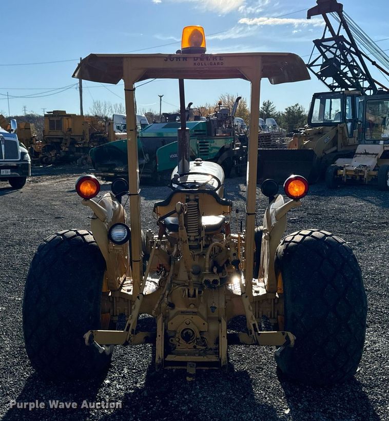 image for item DW2431 1971 John Deere 401 tractor