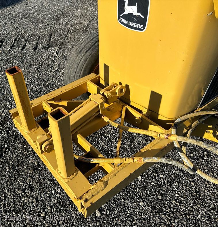 image for item DW2431 1971 John Deere 401 tractor