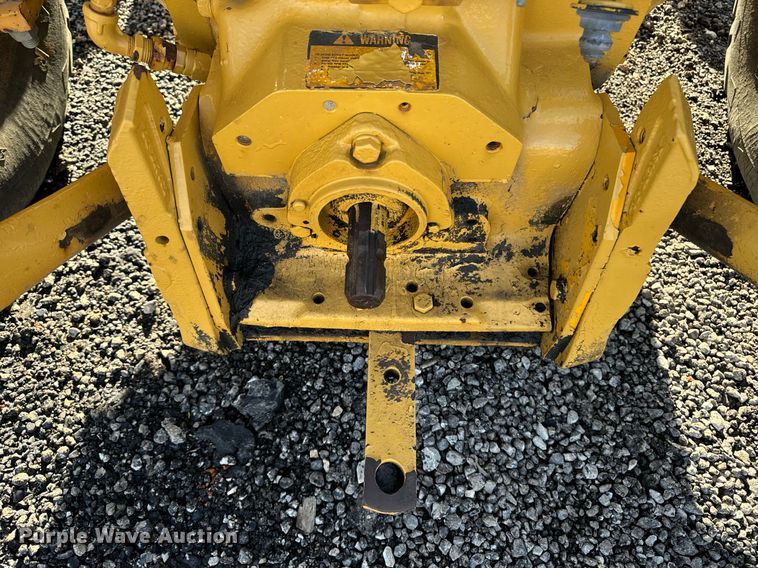 image for item DW2431 1971 John Deere 401 tractor