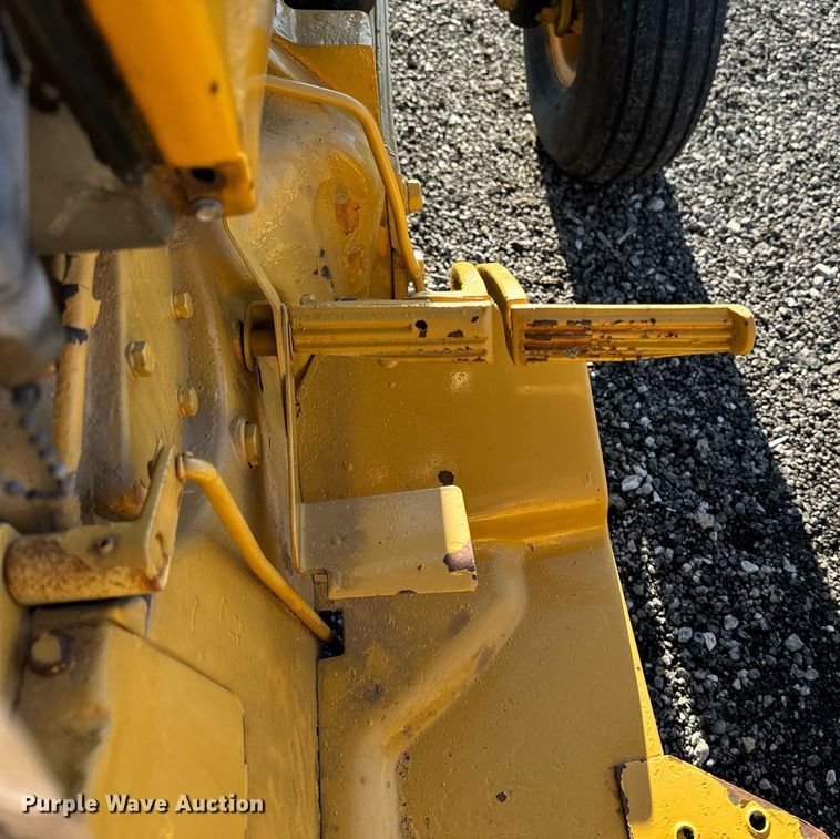 image for item DW2431 1971 John Deere 401 tractor