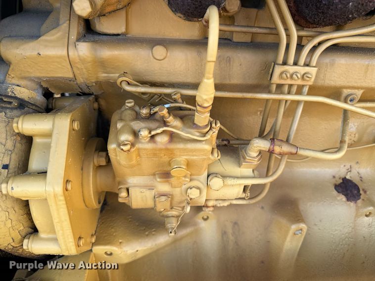 image for item DW2431 1971 John Deere 401 tractor