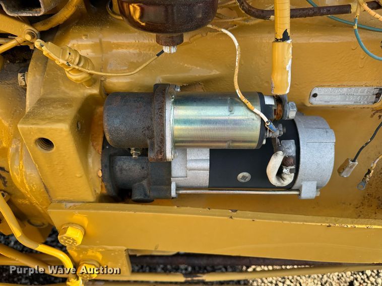 image for item DW2431 1971 John Deere 401 tractor