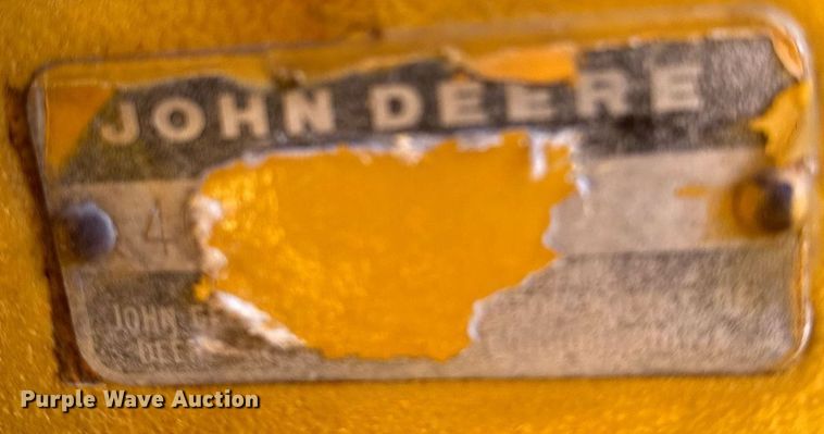 image for item DW2431 1971 John Deere 401 tractor