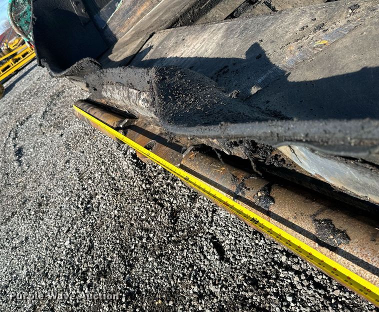 image for item DW2432 2009 Vogele Vision 5200-2 paver