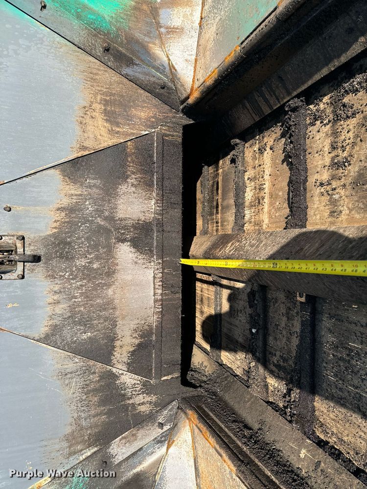 image for item DW2432 2009 Vogele Vision 5200-2 paver