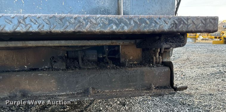 image for item DW2432 2009 Vogele Vision 5200-2 paver