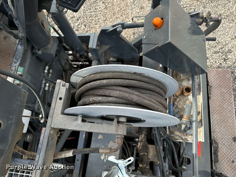 image for item DW2432 2009 Vogele Vision 5200-2 paver