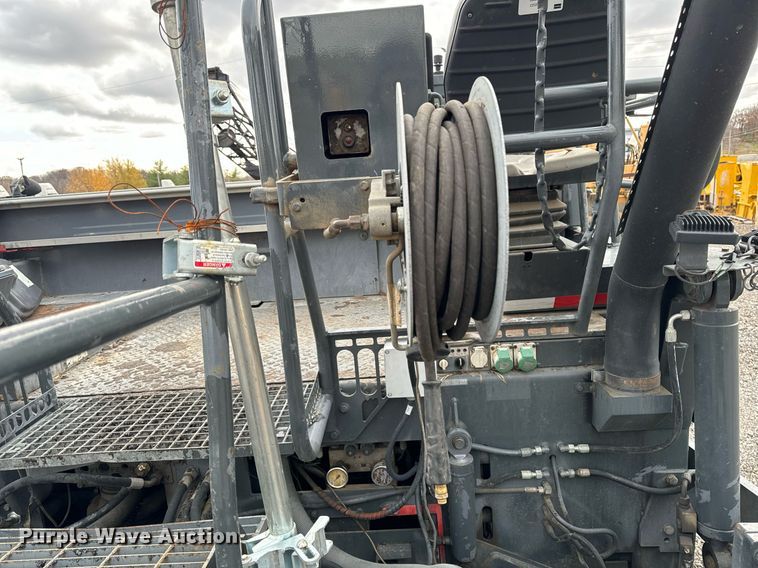 image for item DW2432 2009 Vogele Vision 5200-2 paver