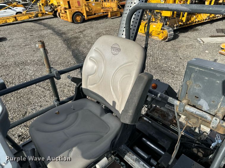 image for item DW2432 2009 Vogele Vision 5200-2 paver