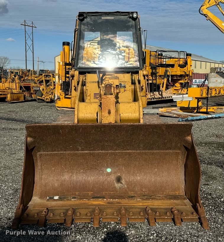 image for item DW2433 1981 Caterpillar 953 track loader
