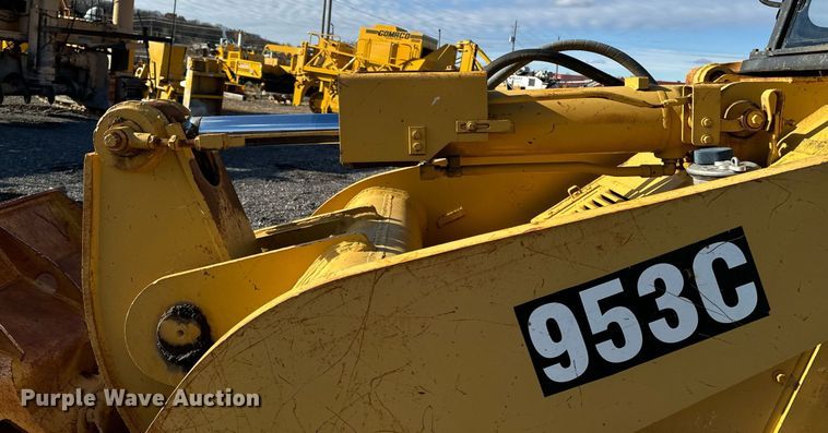 image for item DW2433 1981 Caterpillar 953 track loader