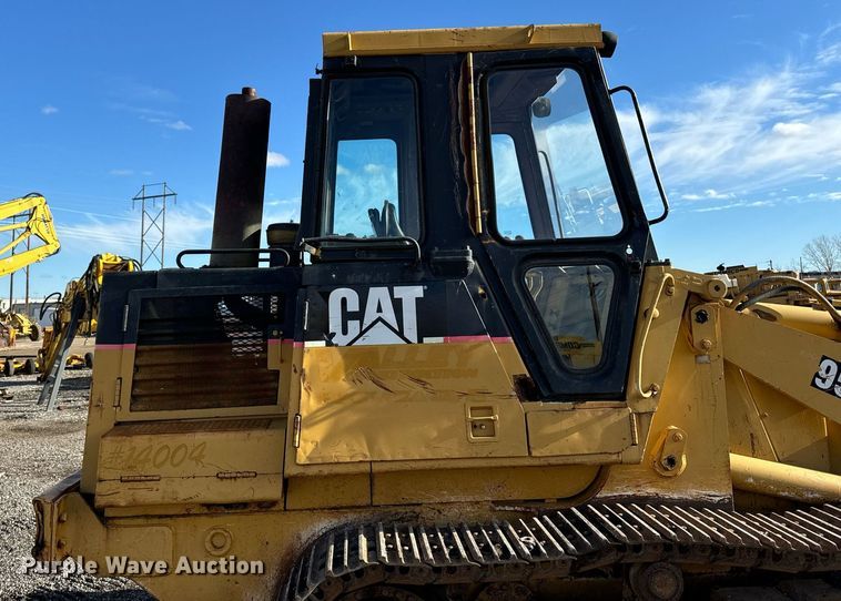 image for item DW2433 1981 Caterpillar 953 track loader