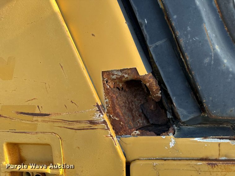 image for item DW2433 1981 Caterpillar 953 track loader