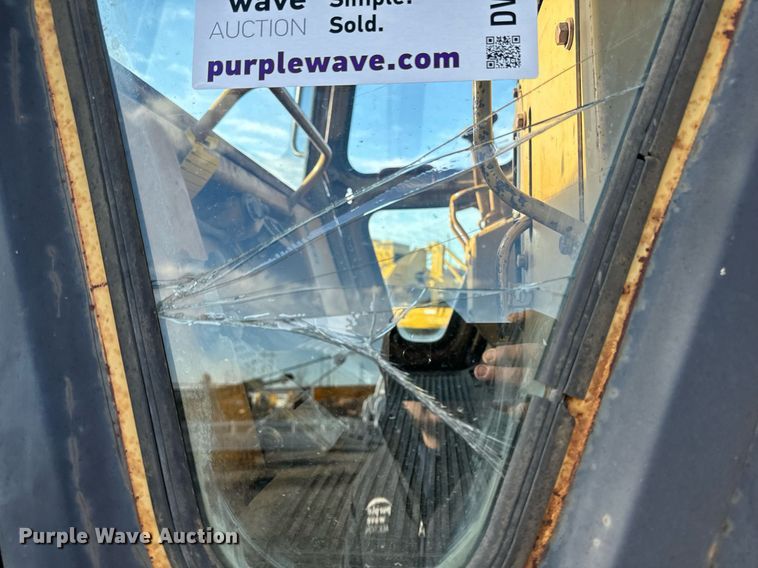 image for item DW2433 1981 Caterpillar 953 track loader