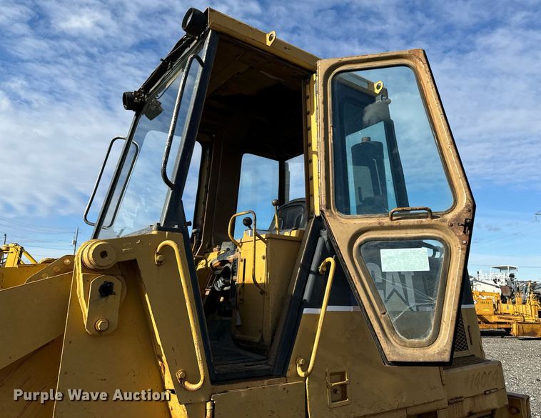image for item DW2433 1981 Caterpillar 953 track loader