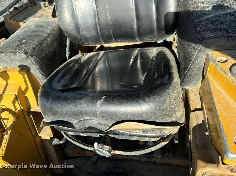 image for item DW2433 1981 Caterpillar 953 track loader